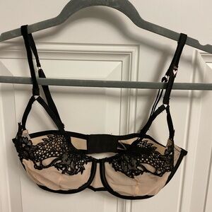 Victoria Secret lace bra size 32DD. New with tags .